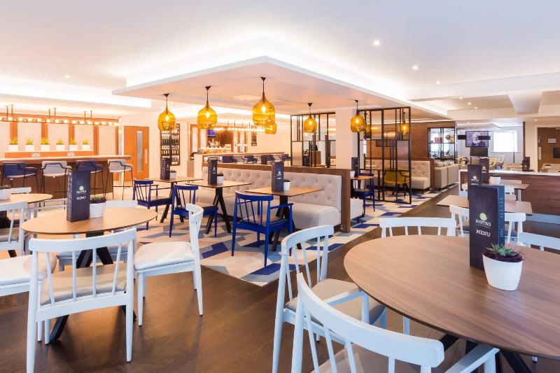 هتل Courtyard By Marriott Glasgow Airport
