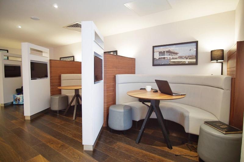 هتل Courtyard By Marriott Glasgow Airport