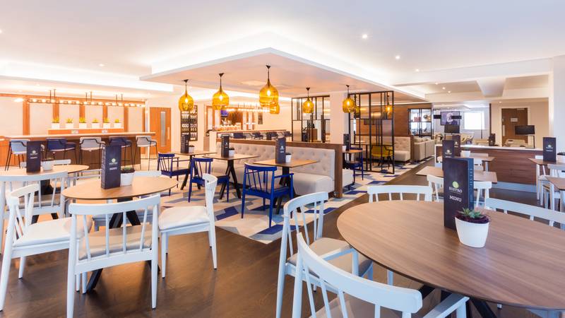 هتل Courtyard By Marriott Glasgow Airport