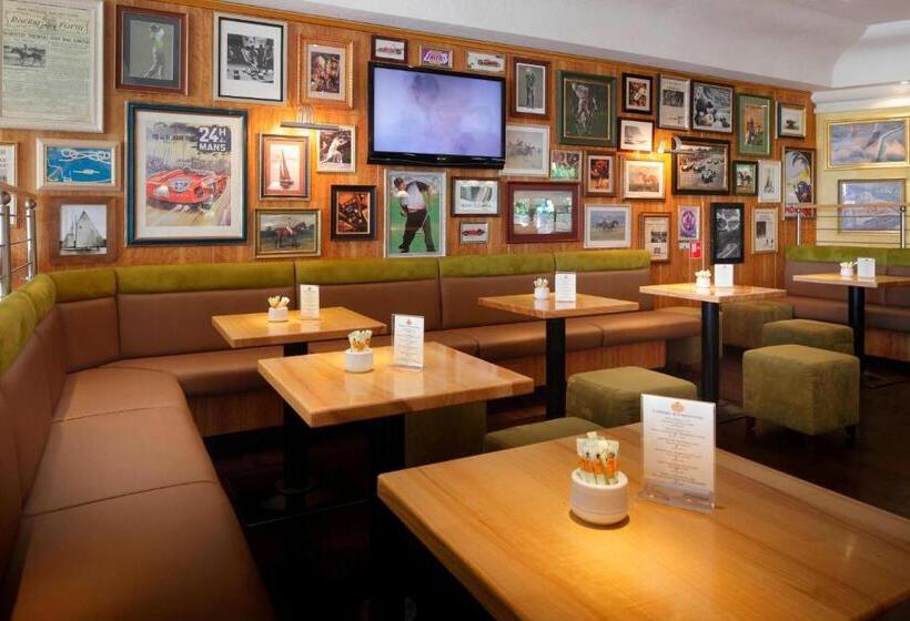هتل Courtyard By Marriott Hannover Maschsee