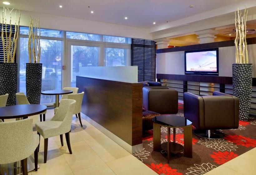 هتل Courtyard By Marriott Hannover Maschsee