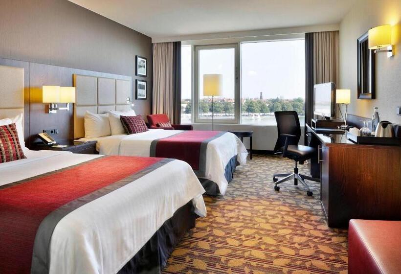هتل Courtyard By Marriott Hannover Maschsee