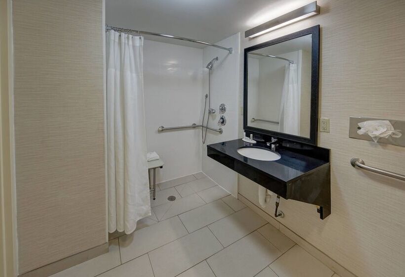 هتل Fairfield Inn & Suites Orlando Near Universal Orlando Resort