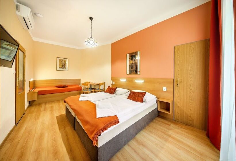 Fotos del hotel Golden City Garni:  6