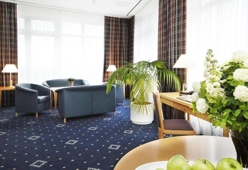 هتل Holiday Inn Hamburg