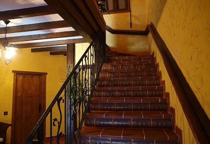 هتل Hostal El Cerro Only Adults