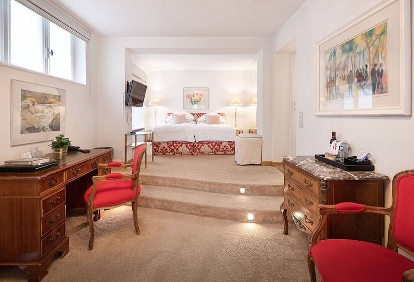 هتل Manoir Du Dragon