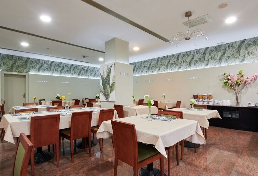 هتل Ramblas Vendrell