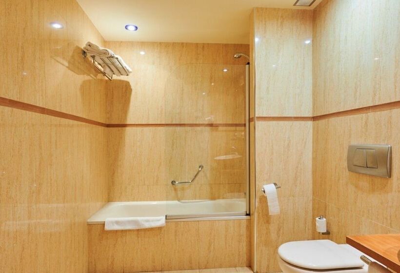 هتل Ramblas Vendrell