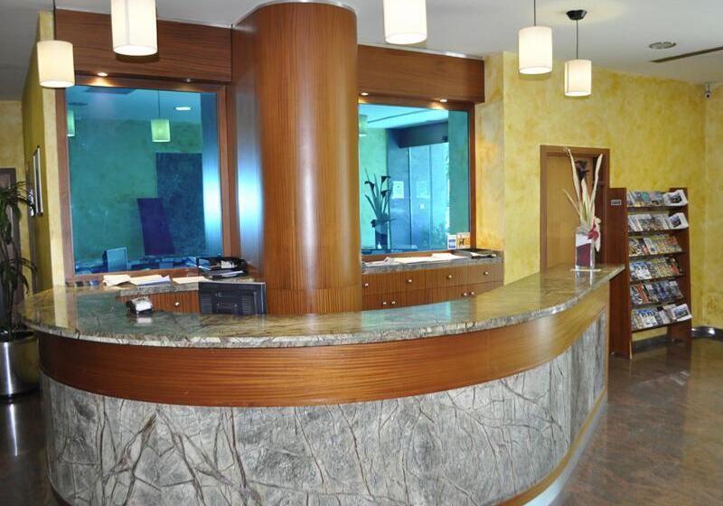 هتل Ramblas Vendrell