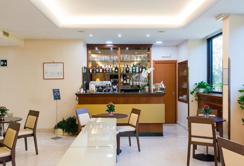 Fotos del hotel The Brand:  9