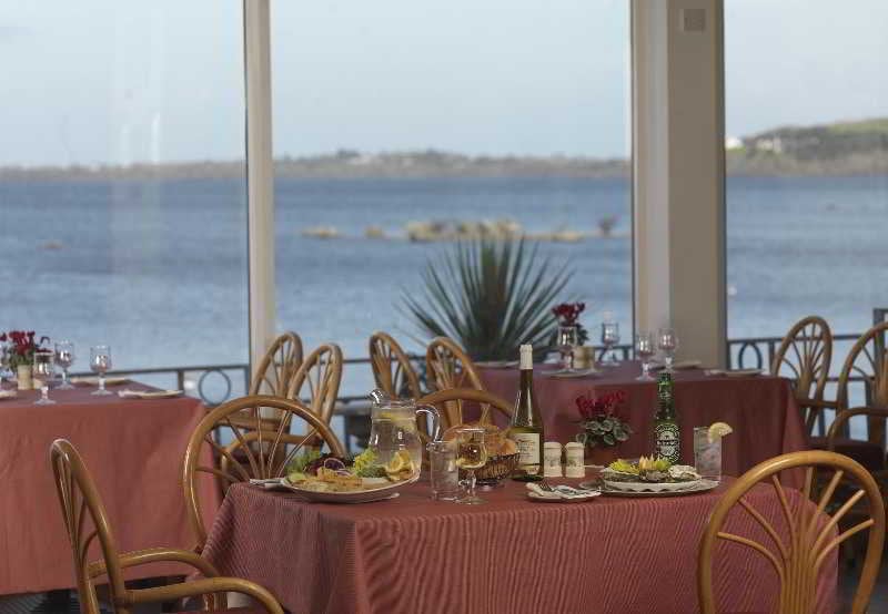Pontoon Bridge Hotel