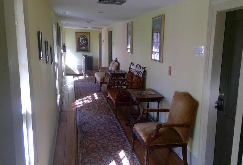 Bliss Point Farm And B&b, Llc