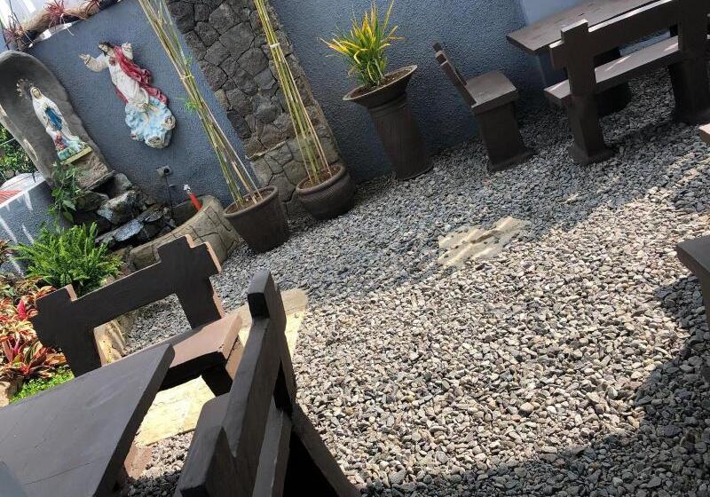 فندق Reddoorz Premium At The Grand Peninsula Suites