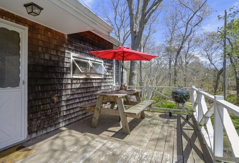 Oak Bluffs 3 Bed Cottage, Walk To Town