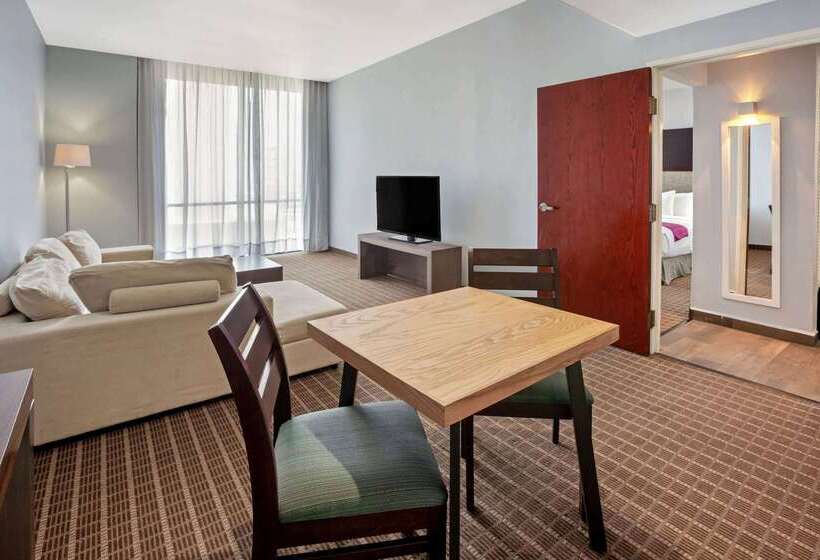 Fotos del hotel La Quinta By Wyndham Monterrey Centro:  38