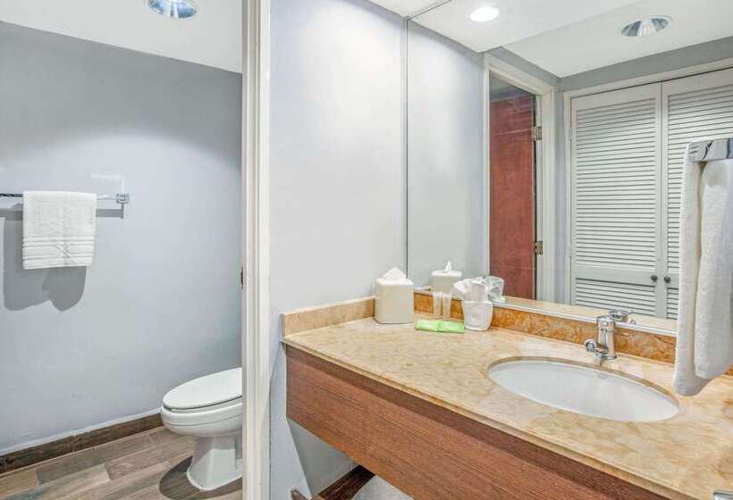 Fotos del hotel La Quinta By Wyndham Monterrey Centro:  47