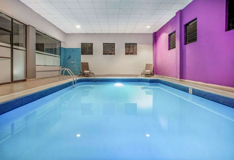 Fotos del hotel La Quinta By Wyndham Monterrey Centro:  37