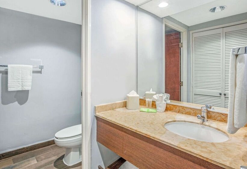 Fotos del hotel La Quinta By Wyndham Monterrey Centro:  42