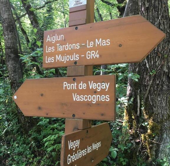 فندق Auberge De Calendal