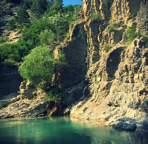 فندق Auberge De Calendal