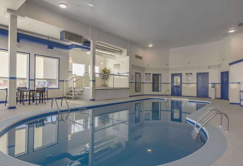 هتل Comfort Inn & Suites