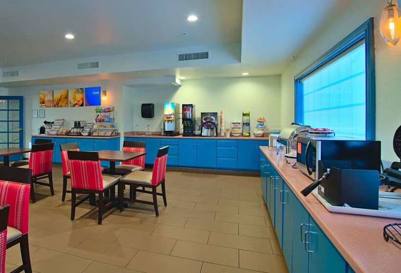 هتل Comfort Inn & Suites Sierra Vista Near Ft Huachuca