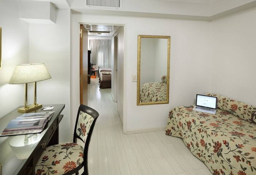 Fotos del hotel Dolmen:  2
