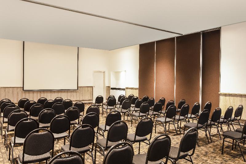 Отель Fiesta Inn Guadalajara Expo