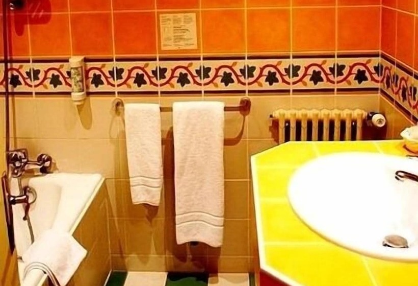 هتل Hostellerie La Charmille