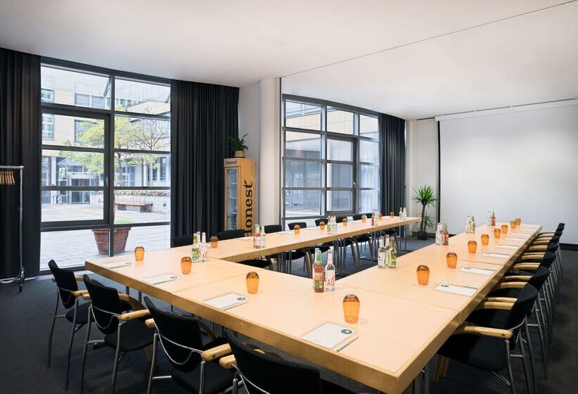 هتل Four Munich Neue Messe