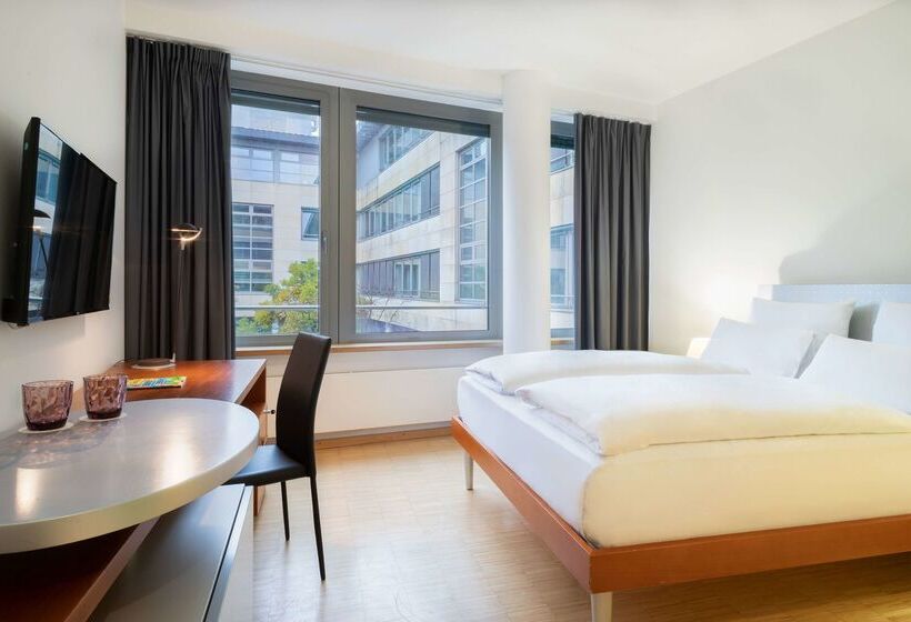 هتل Four Munich Neue Messe