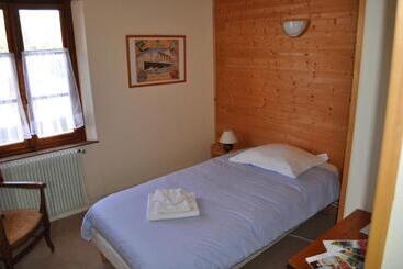 هتل La Foret De Maronne