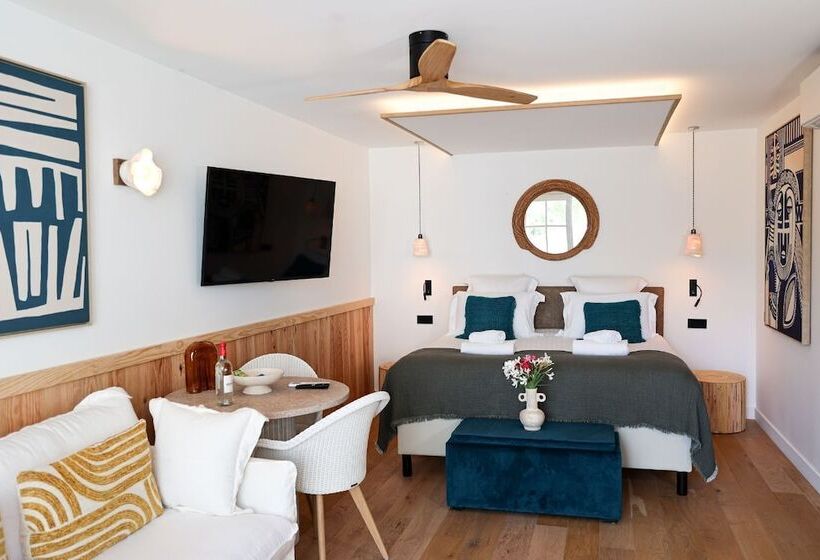 Les Vagues Hotel & Spa