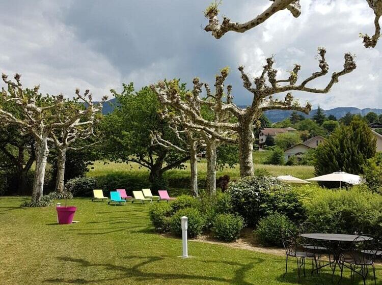 هتل Logis Auberge Saint Simond