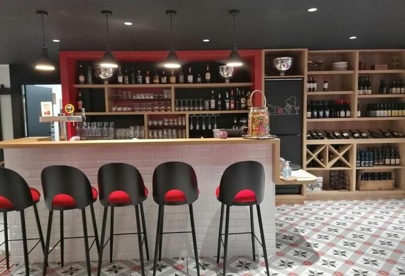 هتل Logis Hôtel Angers Sud
