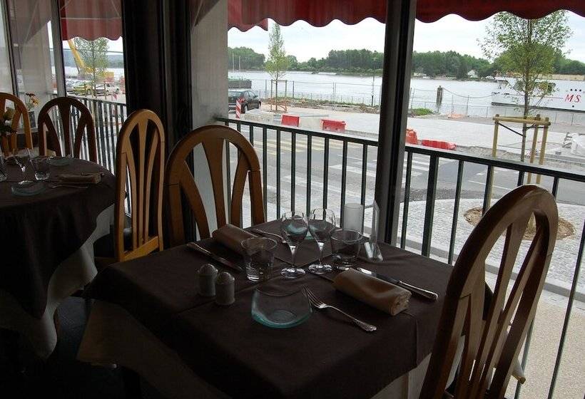 ホテル Logis Hôtel & Restaurant   Le Normandie