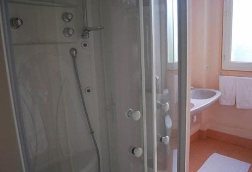 ホテル Logis Hôtel & Restaurant   Le Normandie