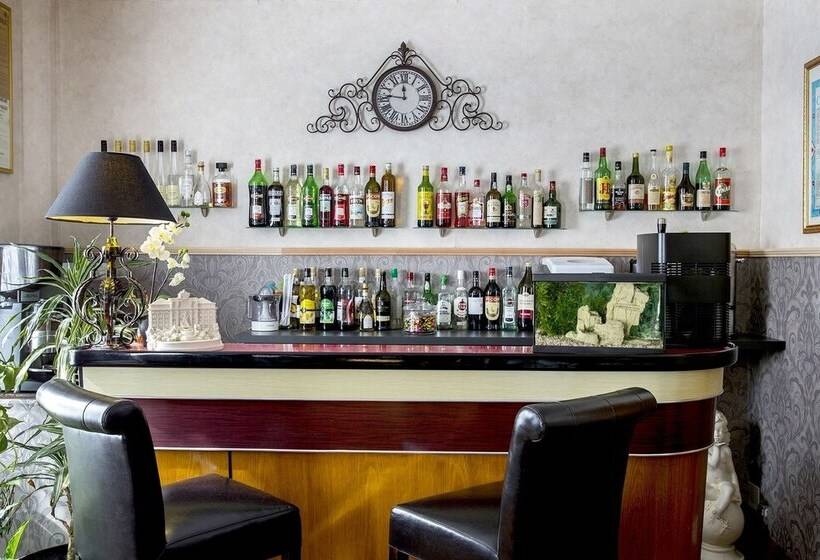 酒店 Logis Hôtel Restaurant La Tête Des Faux