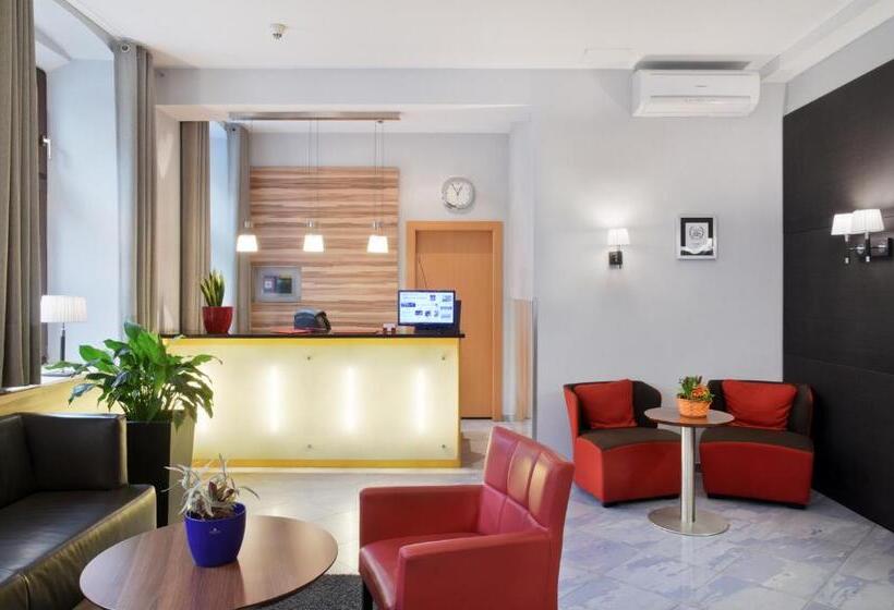 Fotos del hotel Lucia:  16