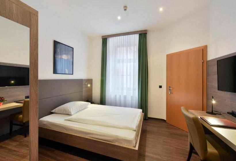 Fotos del hotel Lucia:  4