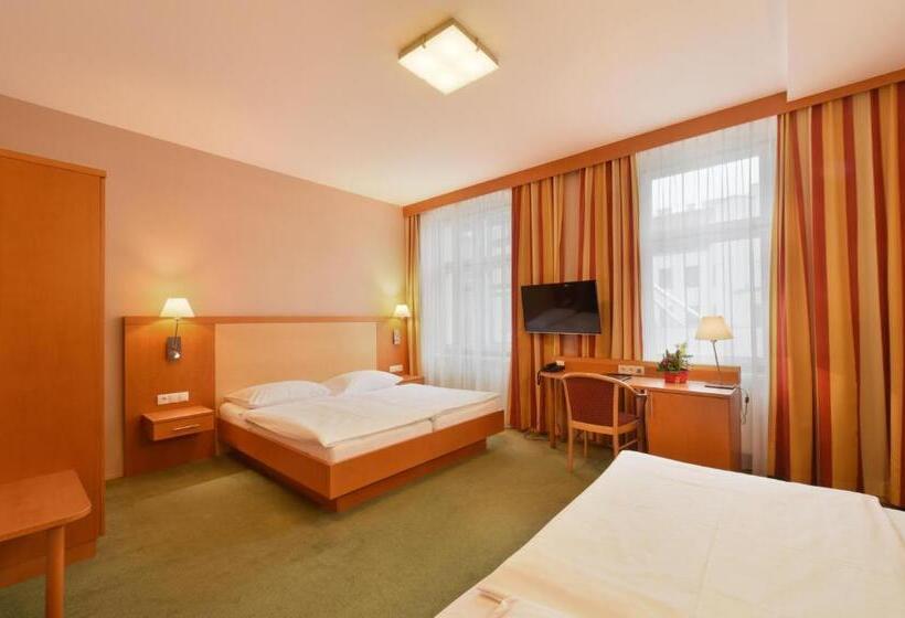Fotos del hotel Lucia:  9