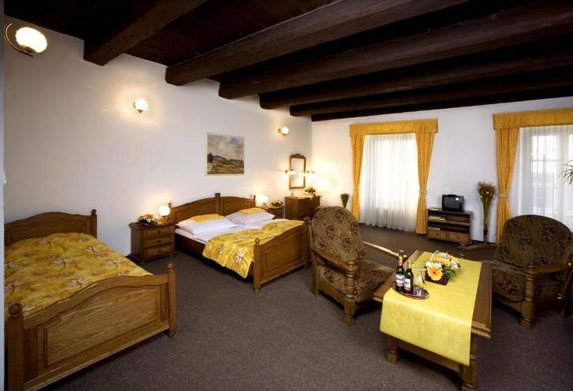 هتل Malý Pivovar