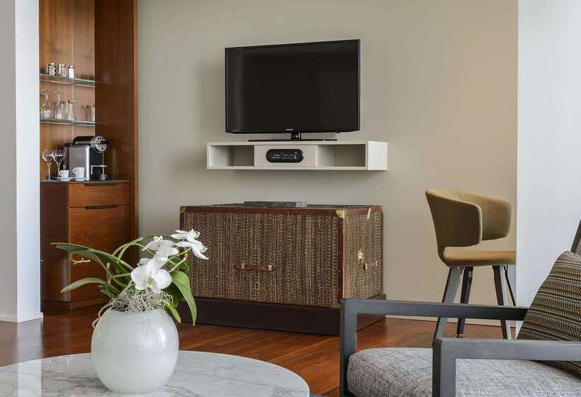 فندق Palafitte