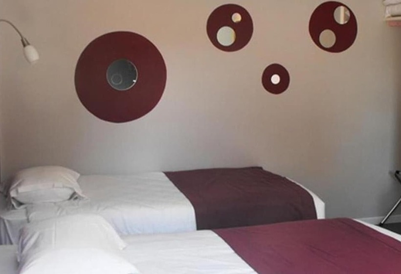 בית מלון כפרי Logis Hôtel Restaurant Les Capucins