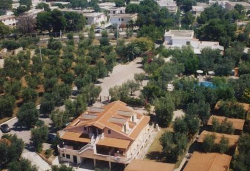 هتل Albergo Il Giardino