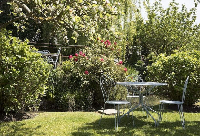 בית מלון כפרי Auberge De La Source   Hôtel De Charme, Collection Saint Siméon