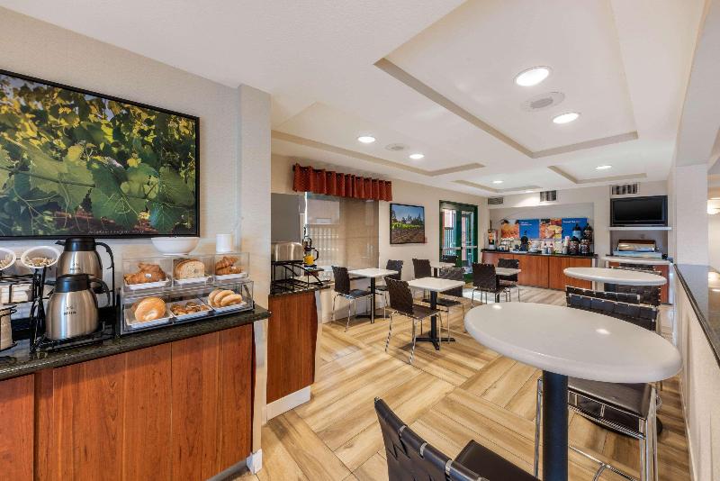 호텔 Comfort Inn South San Jose  Morgan Hill