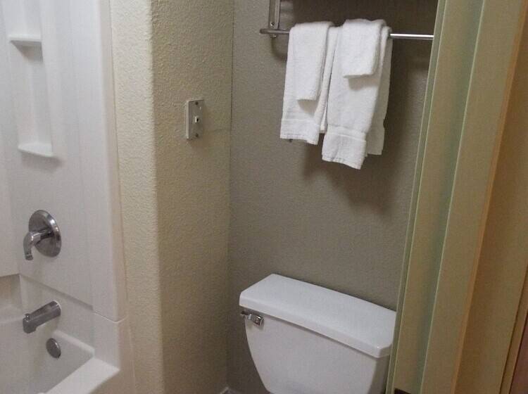 فندق Comfort Inn & Suites