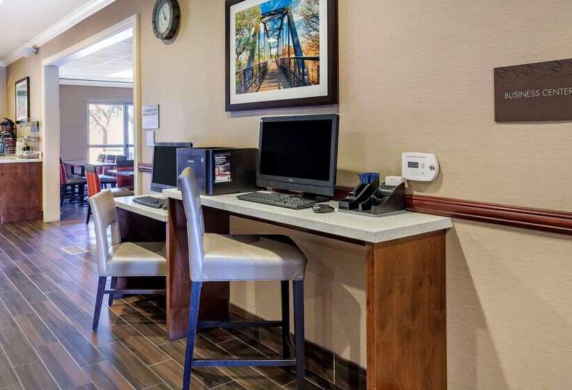 Hotel Comfort Suites Near Six Flags Magic Mountain